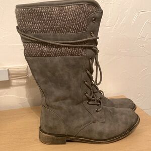 Women’s Size 7 Moto Boot